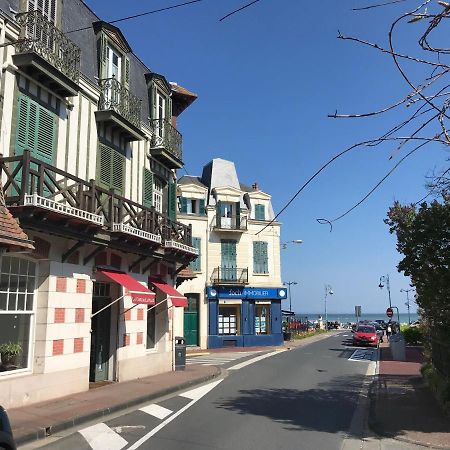 Babord Toute ! Hypercentre Et Vue Mer ! Villers-sur-Mer Exterior foto